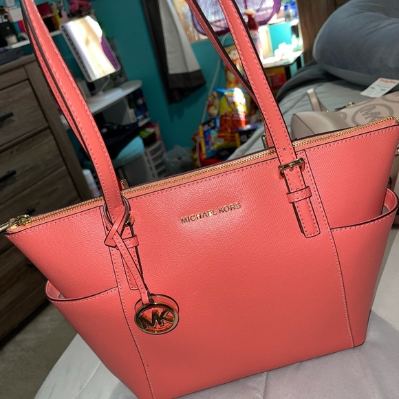 Handbags - Michael Kors Purse